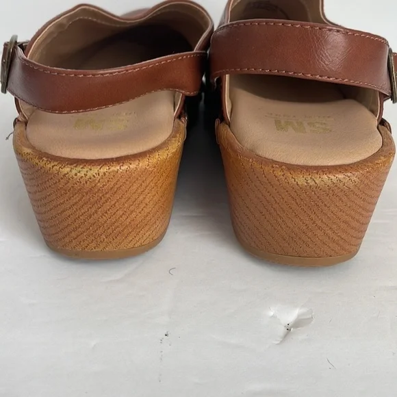 SM New York Women’s Clogs Camel 9 - Picture 6 of 10